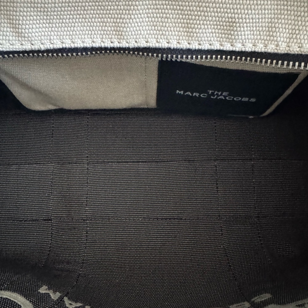 Marc Jacobs THE JACQUARD
LARGE TOTE BAG - Picture 8 of 10
